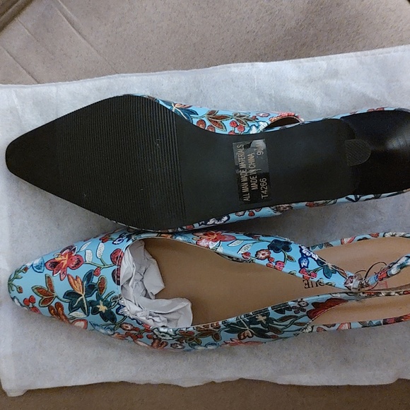 Shoes - Picture 3 of 3